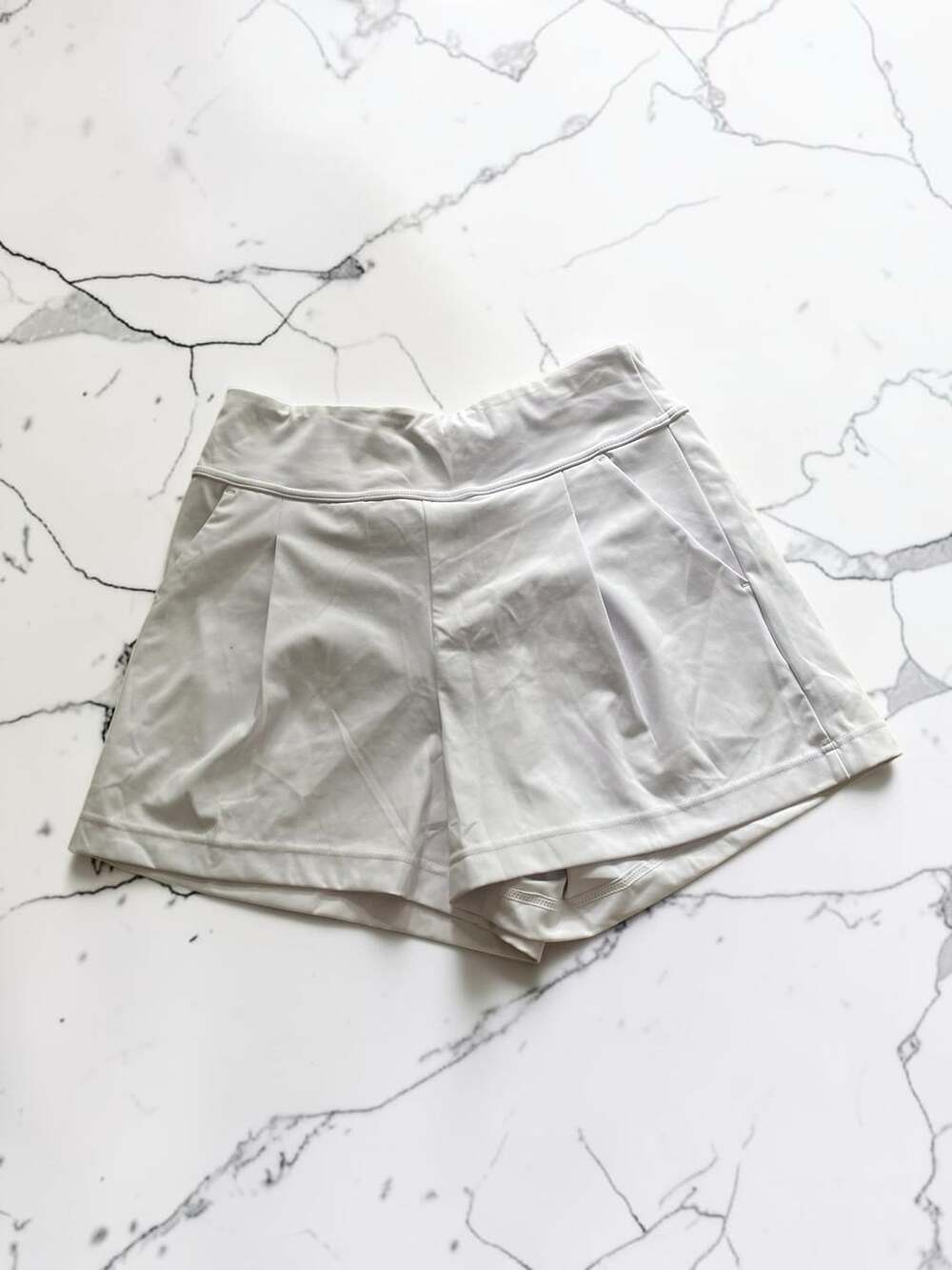 NWOT Halara DayStretch High Waisted Work Baggy 3.5” Bermuda Shorts